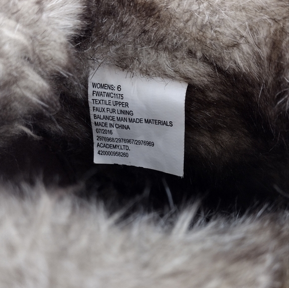 Like New Anklet Boots - Picture 5 of 6